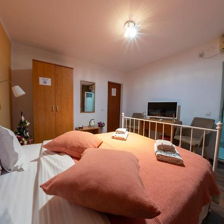 Hotel La Casa Nord Bukarest Zimmer foto